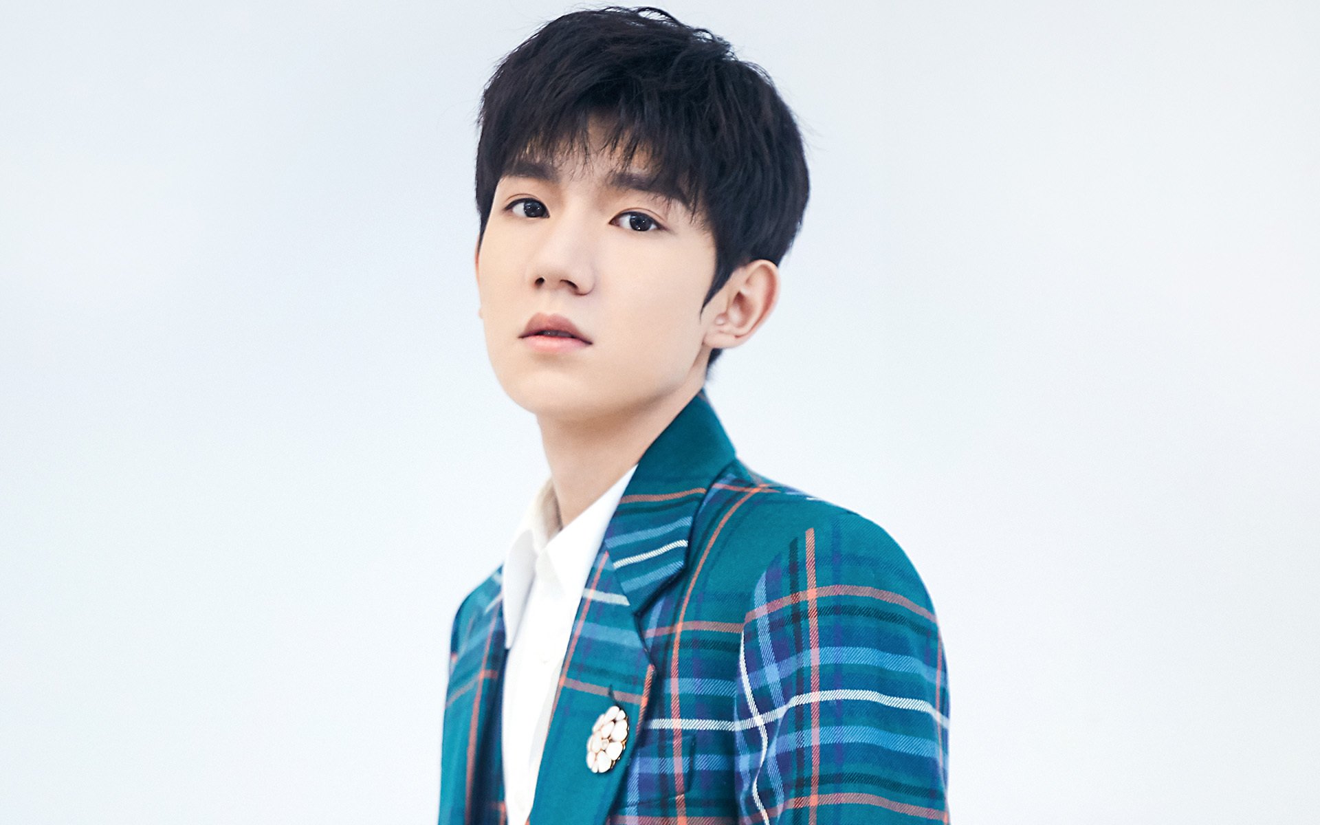 快船与知名插画家合作,推出“城市球员”艺术系列,快船球员合照